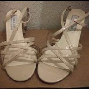 Brand new Heels never worn. 👠 Size 6 1/2